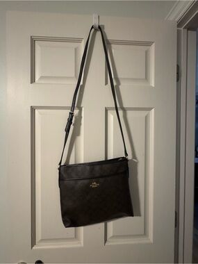 Coach Dark Brown Signature Crossbody Messenger Bag